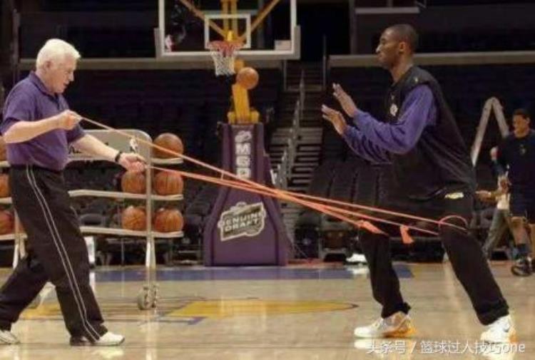 奥尼尔打球时体重「打球体重不够怎么办看NBA球星是怎么练奥尼尔一天吃5顿」