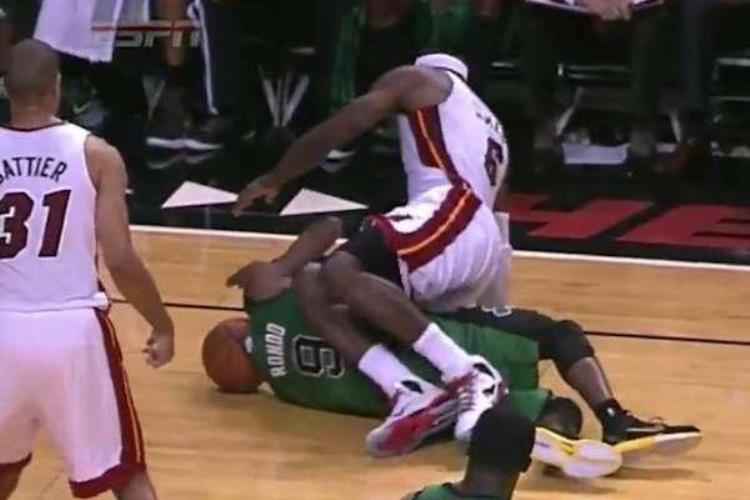 NBA上使人路转粉的三个瞬间