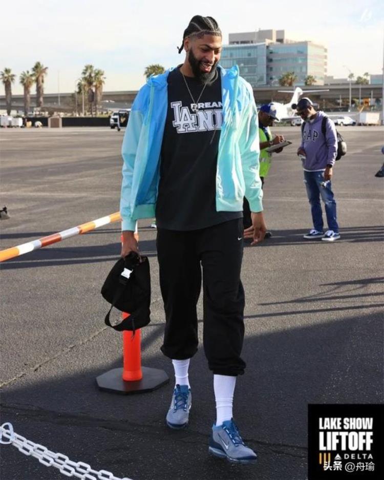 勇士被快船31分逆转「今日NBA勇士被狂屠45分快船挑落西部第一绿军9连胜终结」
