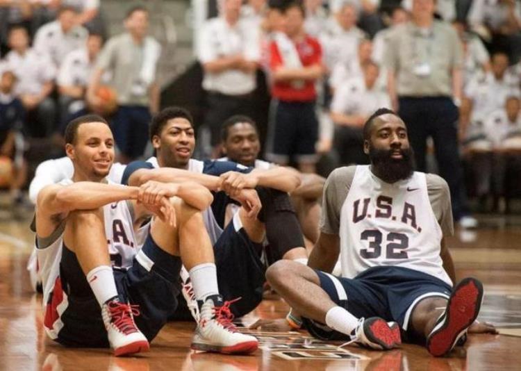 nba代言耐克的都有哪些球星「都说NBA打压非耐克球员又有哪些其他品牌旗下球员拿到过MVP呢」