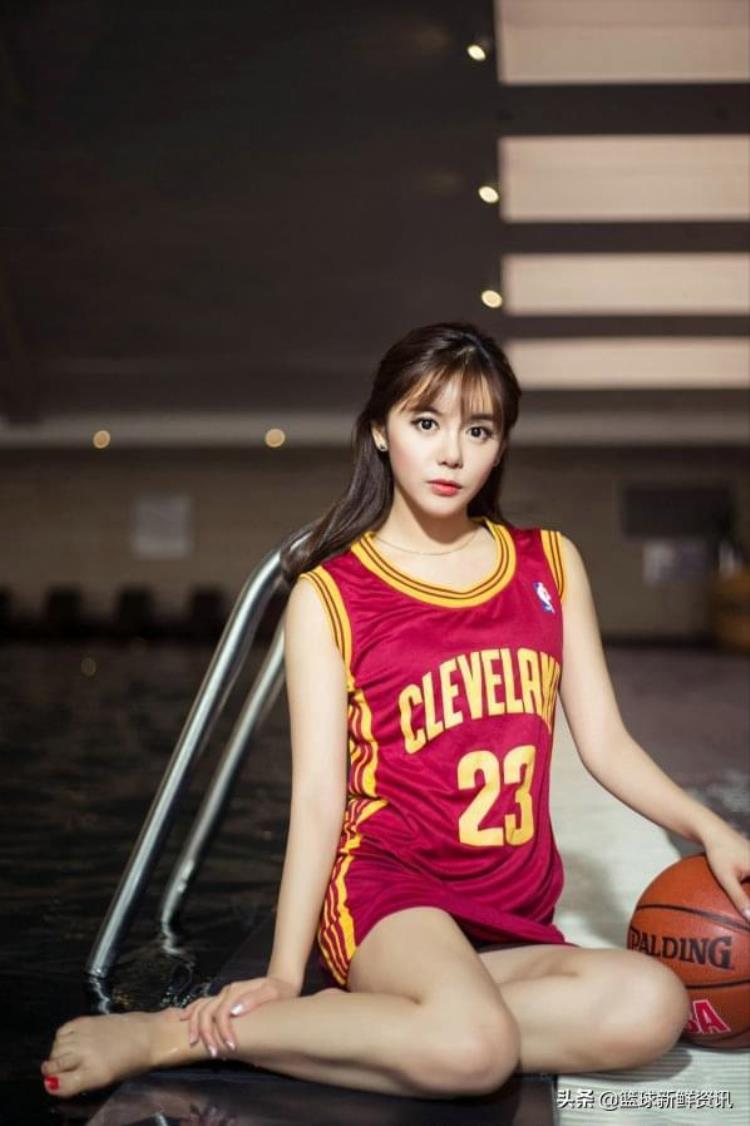 nba主播美娜真实身高「NBA主播美娜实力告诉你如何成为傻傻的刘畊宏女孩」