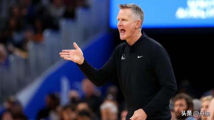 勇士被快船31分逆转「今日NBA勇士被狂屠45分快船挑落西部第一绿军9连胜终结」
