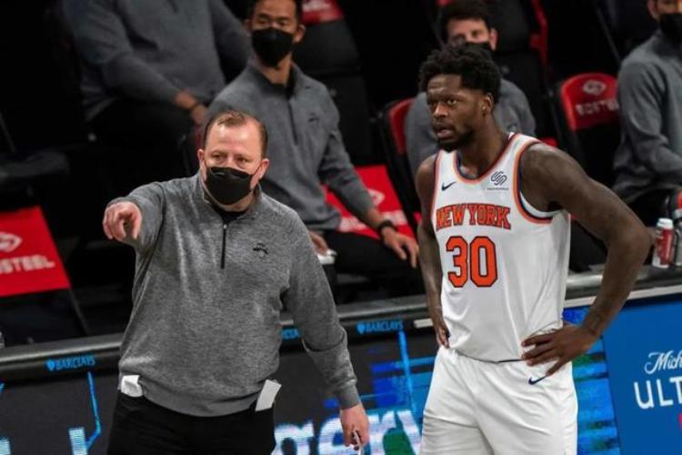 兰德尔打裁判「冲突推搡裁判兰德尔被NBA重罚他不配当球队老大」