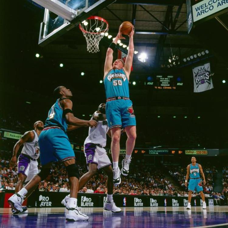山猫队之前nba有多少球队「NBA球队数量名称变化36年前仅23队山猫黄蜂鹈鹕分不清楚」