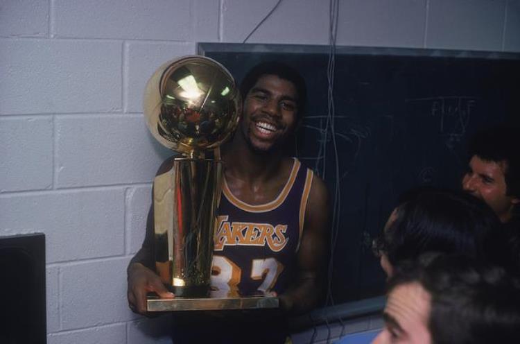 nba合同鸟权「2022年NBA自由市场术语指南什么是先签后换鸟权有三种」