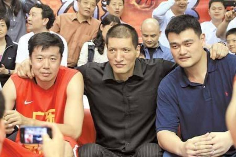 巴特尔NBA生涯一共得到156分那么姚明易建联周琦多少分