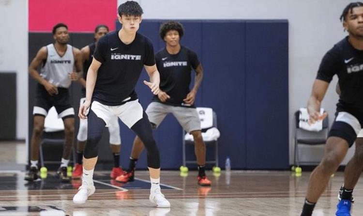 中国即将进入nba的球员名单「正式确定四名中国球员全部落选NBA下赛季或都会回CBA打球」