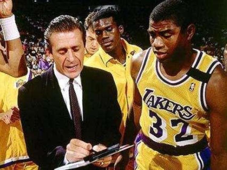 nba30天30队湖人「洛杉矶湖人队30天30队历史」