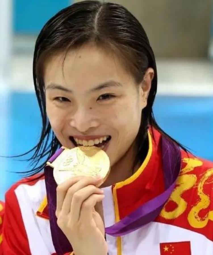 一块奥运金牌到底值多少钱「一块奥运金牌含多少金子你知道奥运金牌值多少钱吗」