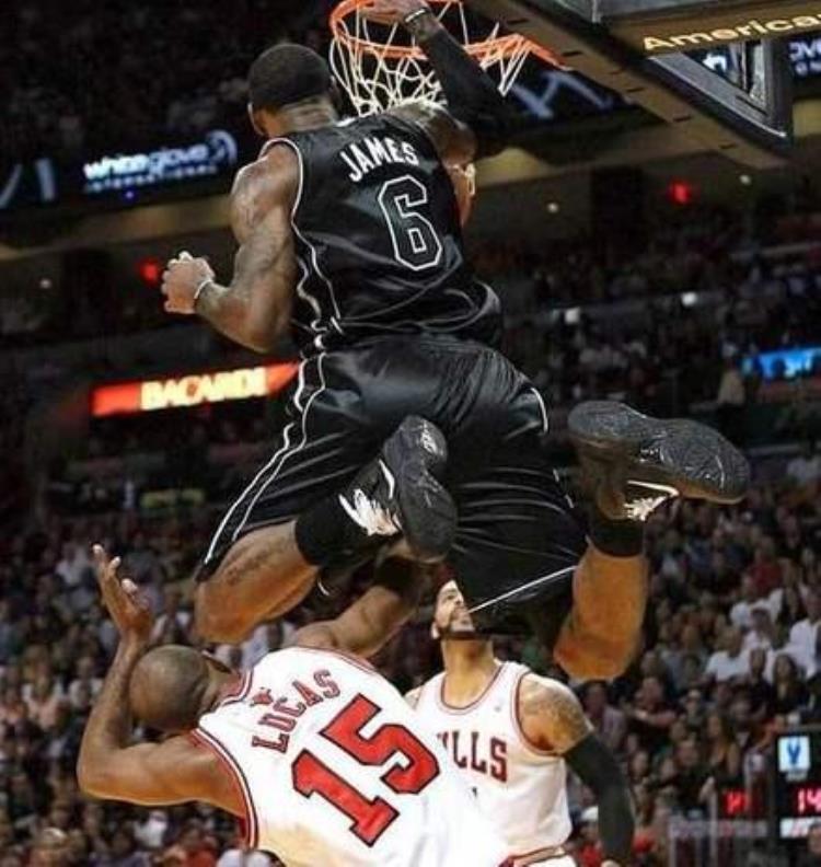 NBA之外难以看到的4种动作空中抓帽晃倒站着扣篮死亡之扣