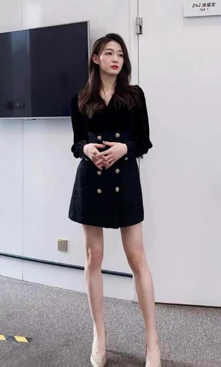 和金咕咕直播pk的女主播「女主播之间的较量这波我站咪咕」