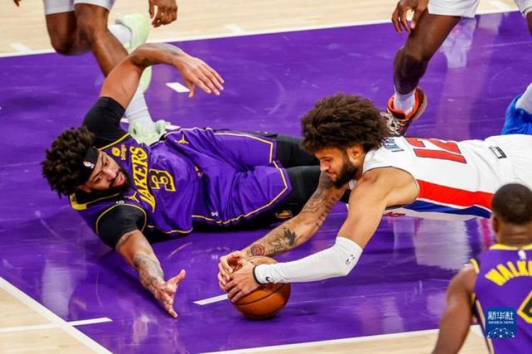 nba湖人对活塞「篮球NBA常规赛湖人胜活塞」