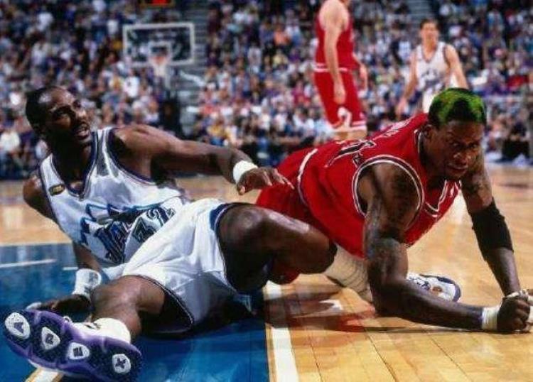 篮球每个位置的球员的职责「详细分析NBA赛场各个位置球员的职责看完恭喜你就是一名真球迷了」