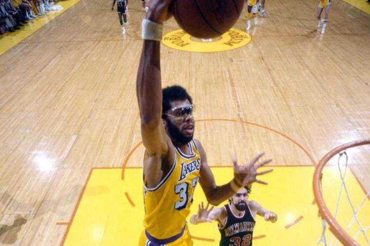 NBA历史第一中锋是谁「谁是NBA历史第一中锋美媒公布前20名单魔兽第15奥尼尔仅第4」