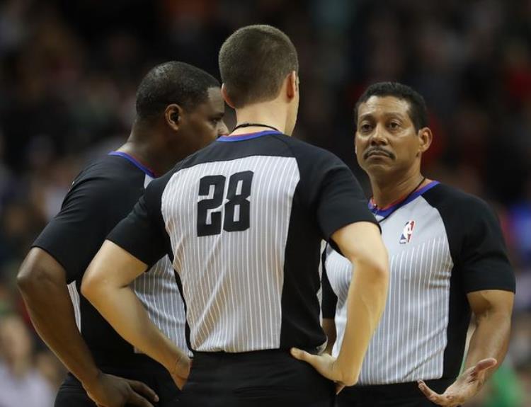 为什么越来越少人看nba「库里50分还是落寞」