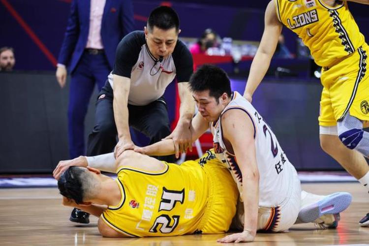 NBA老榜眼重回上海是联盟大结局还是上海被拖垮