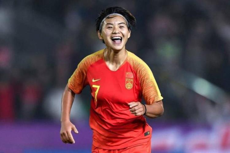 都说中国足球不行为什么女足总比男足强