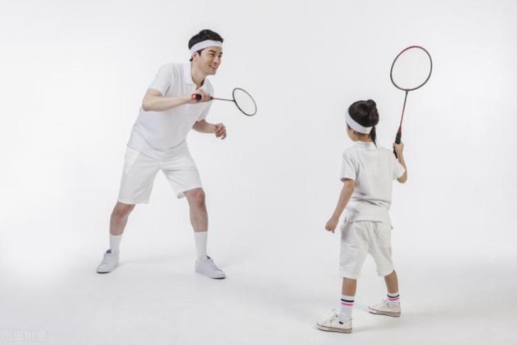 儿童羽毛球拍推荐适合不同年龄段的儿童羽毛球拍推荐