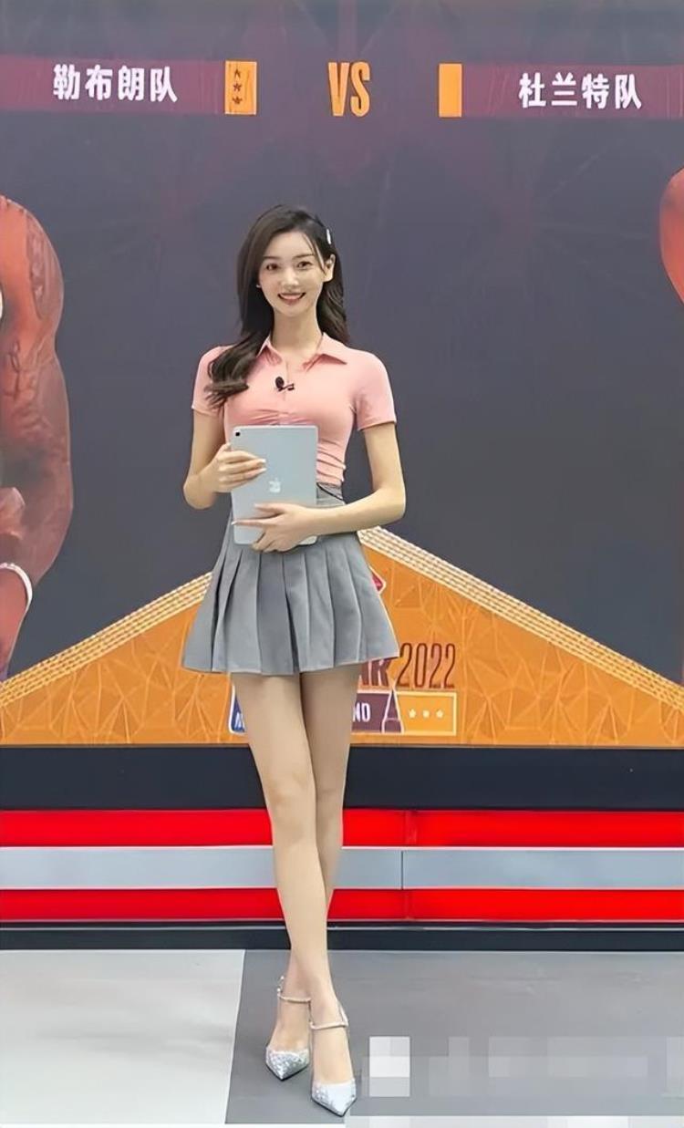 和金咕咕直播pk的女主播「女主播之间的较量这波我站咪咕」