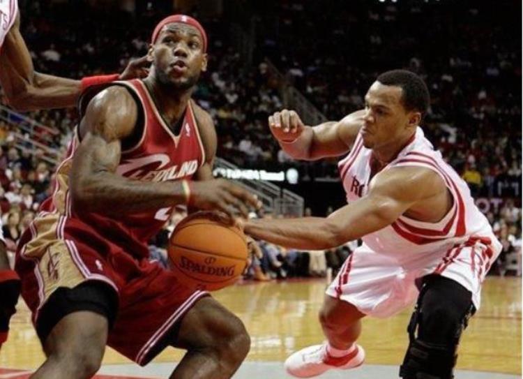1米98天赋和技巧都不出色的海耶斯靠什么在NBA有了一席之地