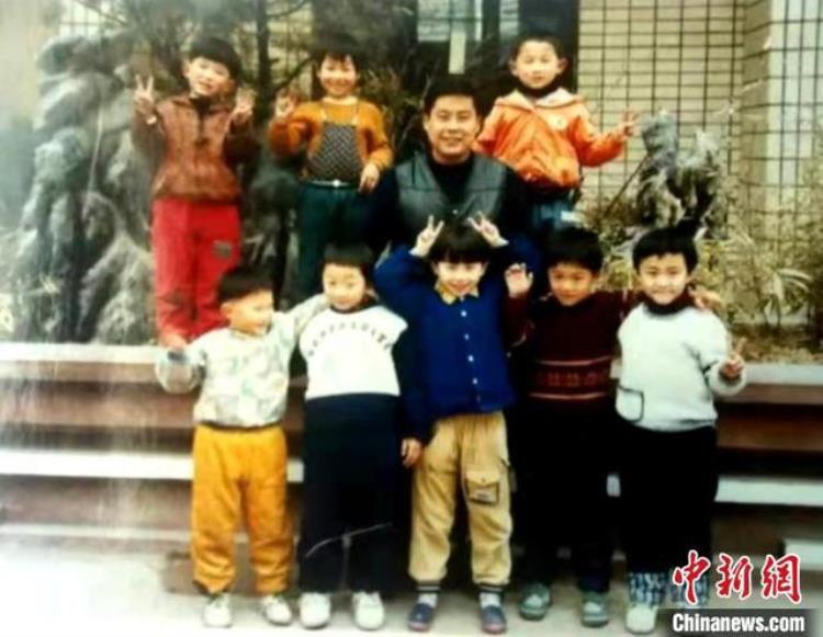 江苏徐州小伙许昕再夺奥运乒乓金牌最爱吃爸爸做的菜
