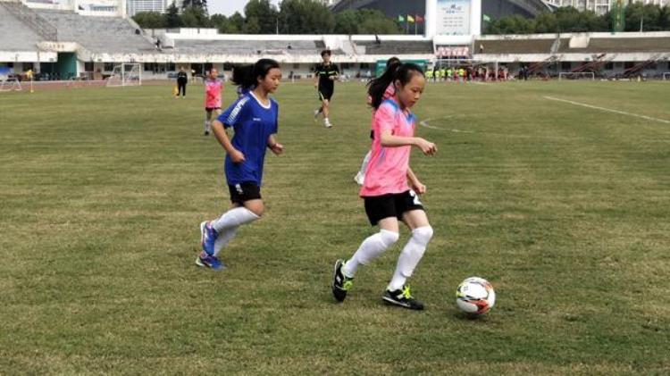 襄阳小学生足球竞赛开赛了吗「襄阳小学生足球竞赛开赛」
