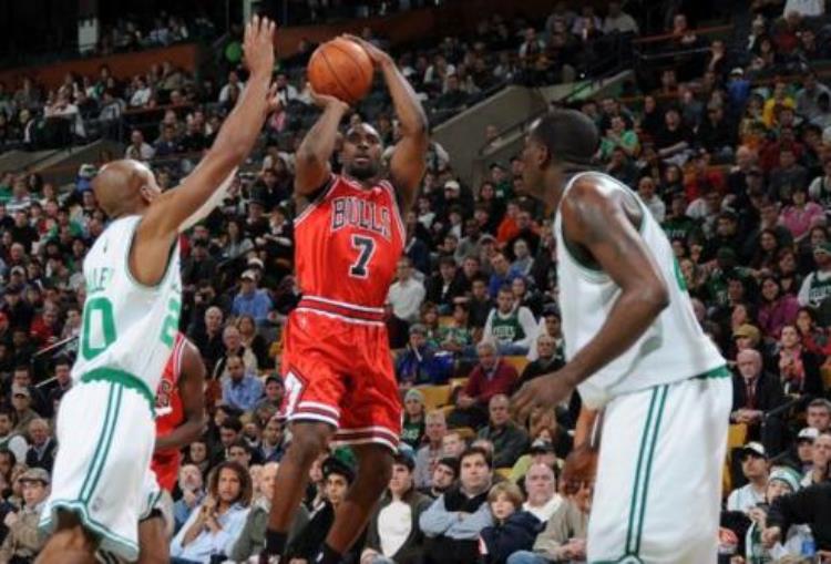 nba可以打几个加时「NBA一场赛最多打几个加时3加时排不上号铁人打5加时近70分钟」