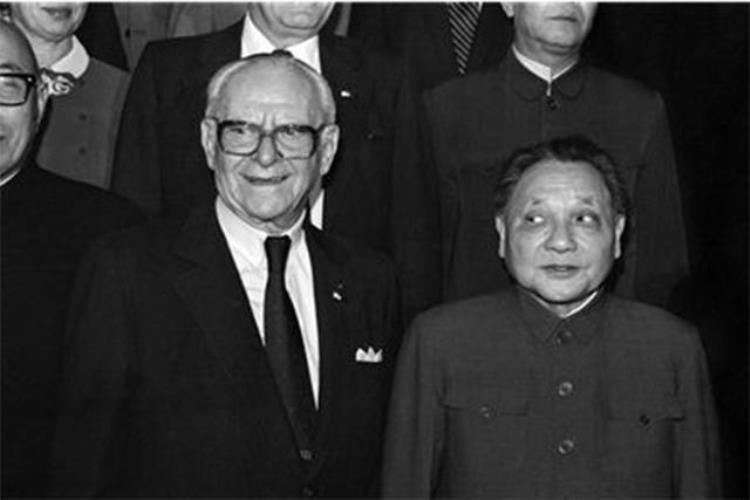 1979年邓小平访问美国一位美国商人不请自来邓小平我知道你
