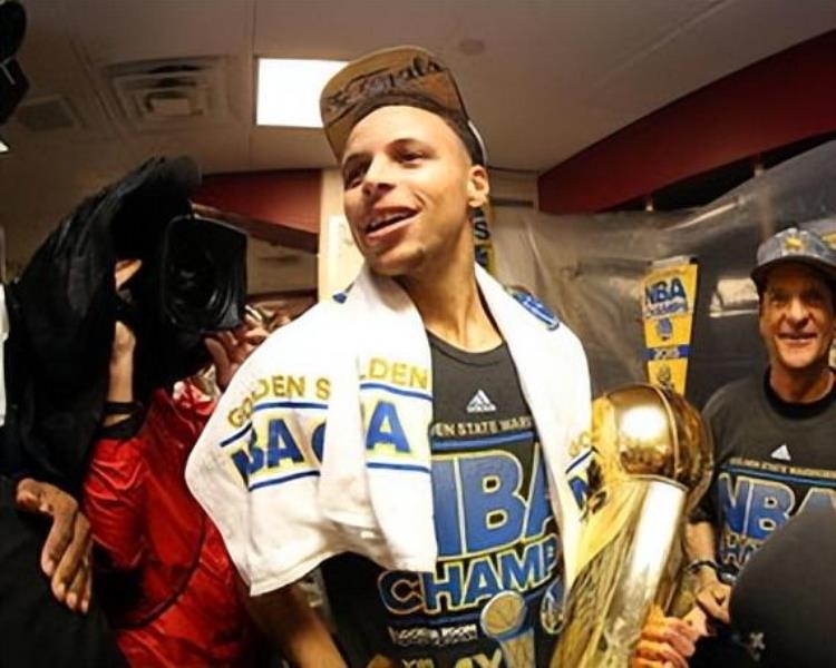 库里选秀为什么是第七「为什么库里在09年第7顺位才被NBA选中看完你就懂了」