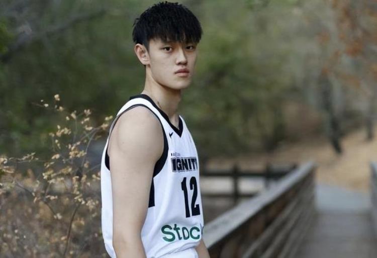 中国即将进入nba的球员名单「正式确定四名中国球员全部落选NBA下赛季或都会回CBA打球」