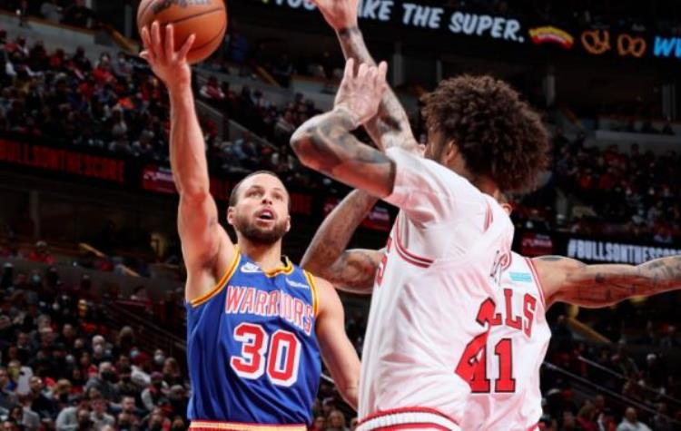 nba40岁以上服役球员「打到40岁退役有多难NBA现役400多人也就3人有望实现」