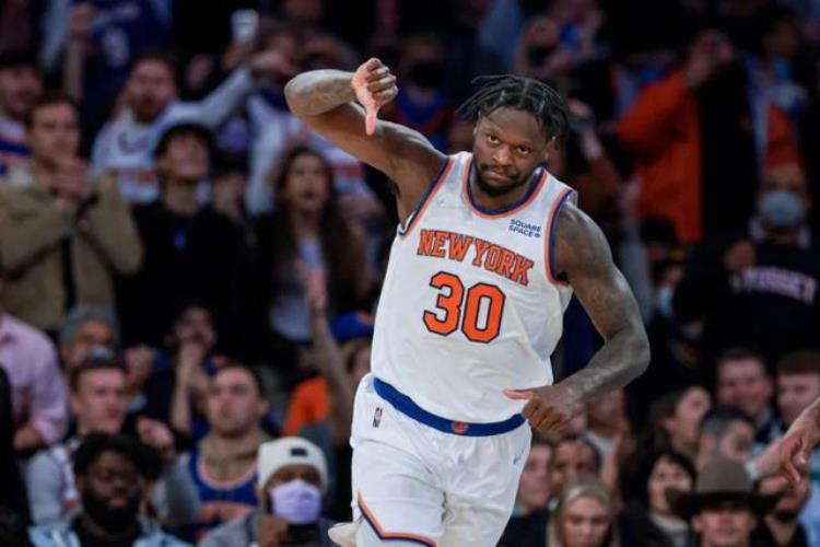 兰德尔打裁判「冲突推搡裁判兰德尔被NBA重罚他不配当球队老大」