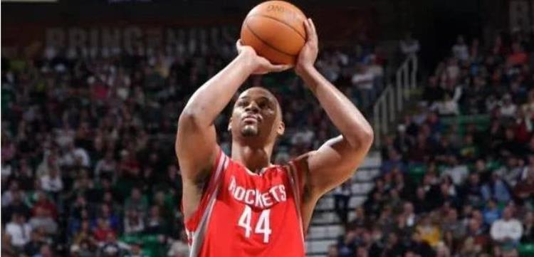 1米98天赋和技巧都不出色的海耶斯靠什么在NBA有了一席之地
