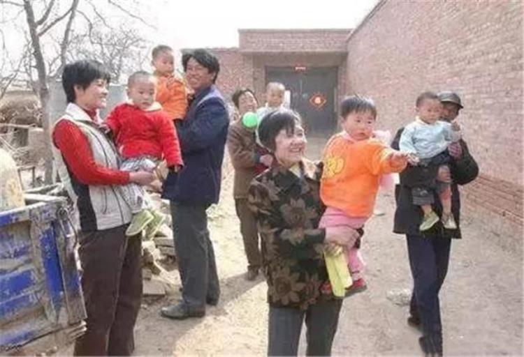 中国首例五胞胎真人奥运五福娃妈妈却坦言如果重选一个不要