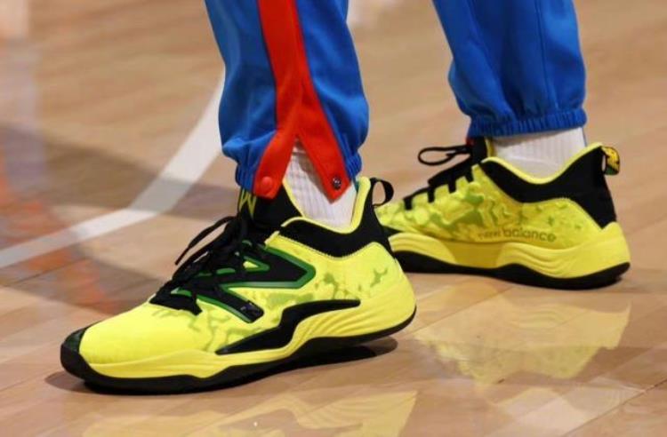 伦纳德二代球鞋「NBA球员上脚小卡穿伦纳德2代中国球鞋重磅登场」
