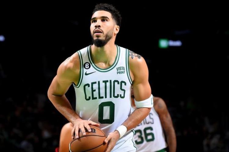 NBA颁奖礼:字母哥获常规赛MVP,东契奇当选最佳新秀「NBA官方更新MVP榜字母哥力压东契奇居首库里杜兰特首进前十」