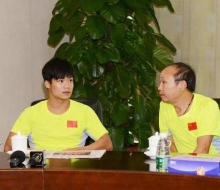 “亚洲飞人”苏炳添「亚洲飞人苏炳添出身广东中山农村对妻儿有愧疚」