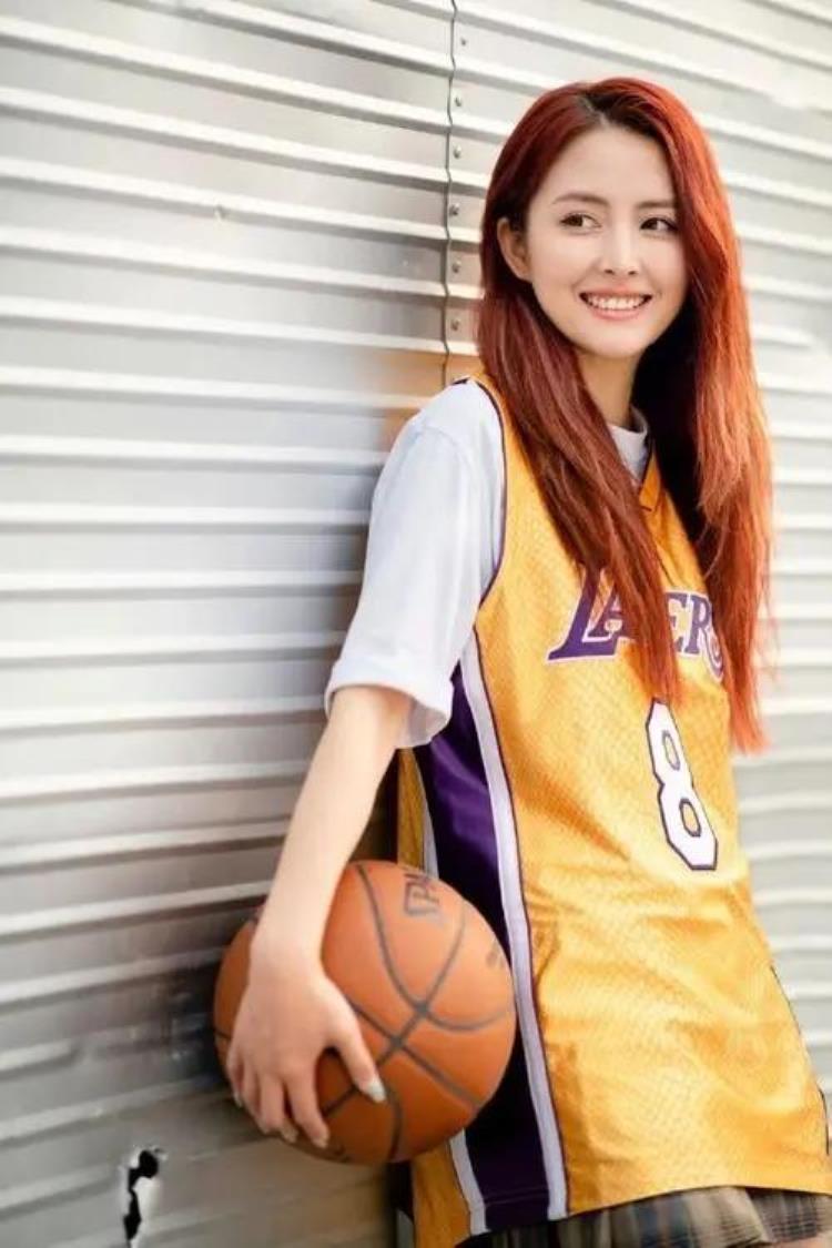 nba女主播身高「又一校花NBA美女主播名模身材堪比明星北大学霸男友令人羡慕」