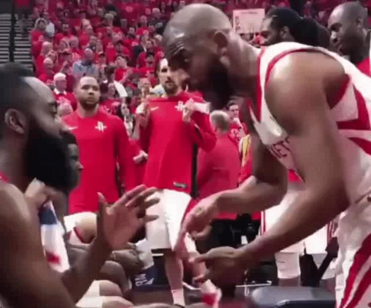 哈登打无球「持球大神哈登被批溜弯在nba有球和无球真的是两回事」
