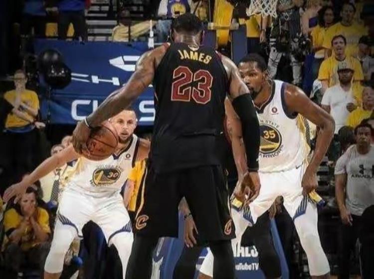 勒布朗詹姆斯生涯总得分「NBA历史总得分第一勒布朗詹姆斯的得分位置和打法的变化」