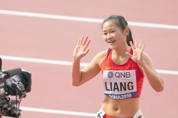 运动员梁小静身高「34中国女飞人34梁小静身高不足一米六屡破纪录速度惊呆黑人选手」