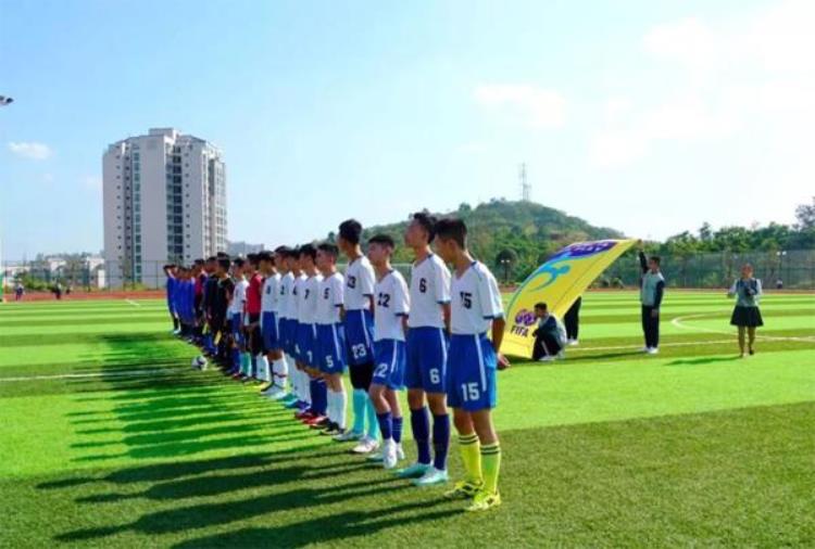 遂宁市高中男子足球超级联赛打响8所学校的足球小将赛场争冠