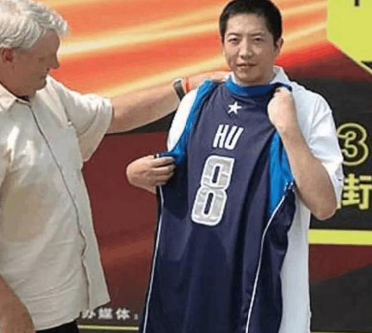 cba现役最强十大国内球员「中国具有NBA实力的12大球员现役6人上榜阿联仅排姚明大哥之后」
