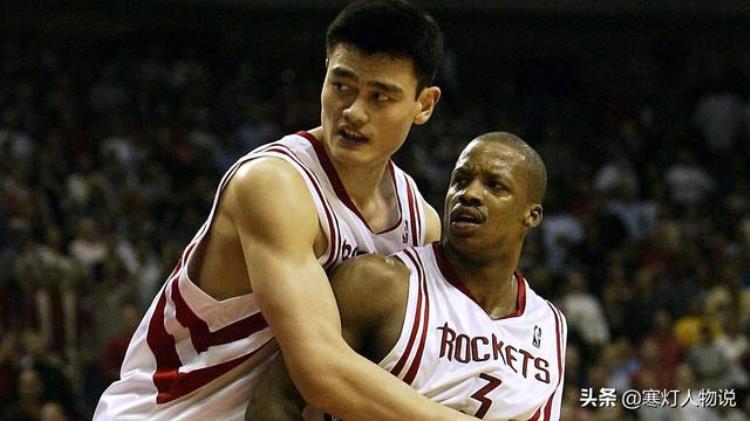 姚明在nba的经历「姚明22岁青涩登录NBA那段激荡人心的往事」