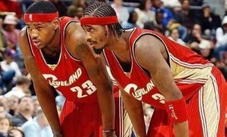 勒布朗詹姆斯生涯总得分「NBA历史总得分第一勒布朗詹姆斯的得分位置和打法的变化」