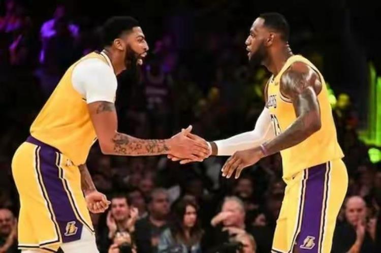 勒布朗詹姆斯生涯总得分「NBA历史总得分第一勒布朗詹姆斯的得分位置和打法的变化」