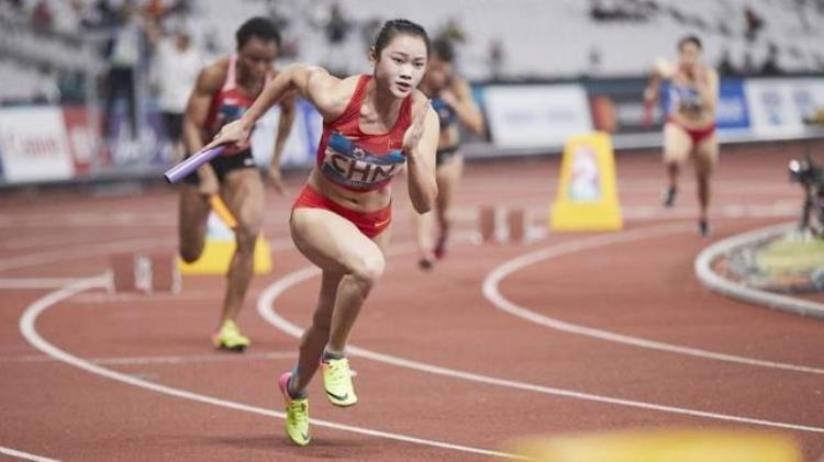 运动员梁小静身高「34中国女飞人34梁小静身高不足一米六屡破纪录速度惊呆黑人选手」