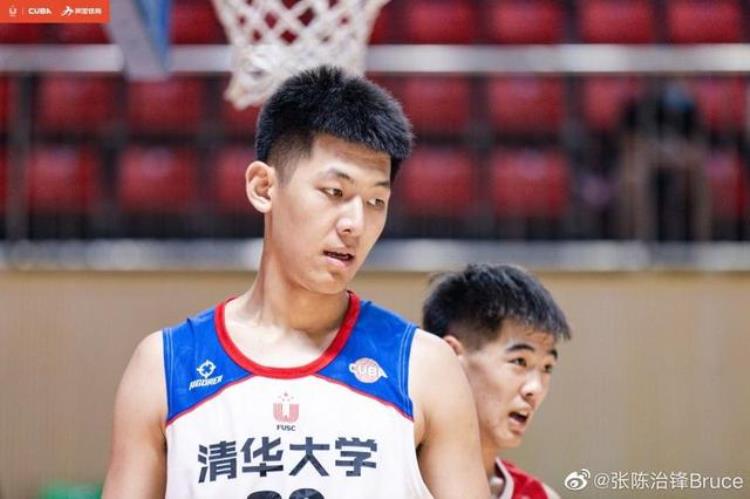 清华男篮核心球员签约辽篮青年队正在美国进行一年特训未来目标进入NBA