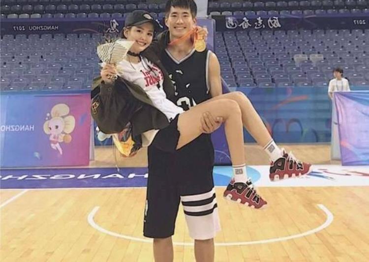 nba女主播身高「又一校花NBA美女主播名模身材堪比明星北大学霸男友令人羡慕」