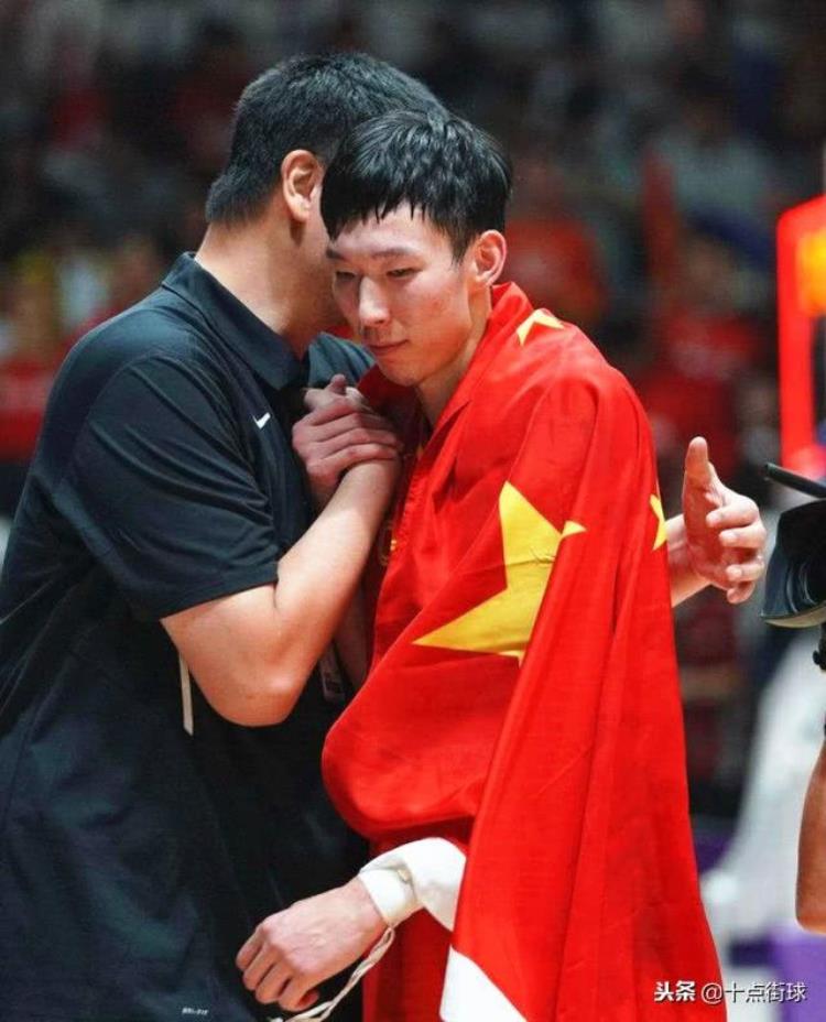 21岁周琦凭啥能进NBA三项数据排第一因一点像姚明打动火箭队